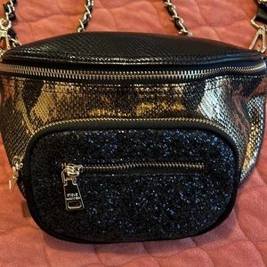 NEW Steve Madden fanny pack purse. Gold and black. Grunge style with chains.